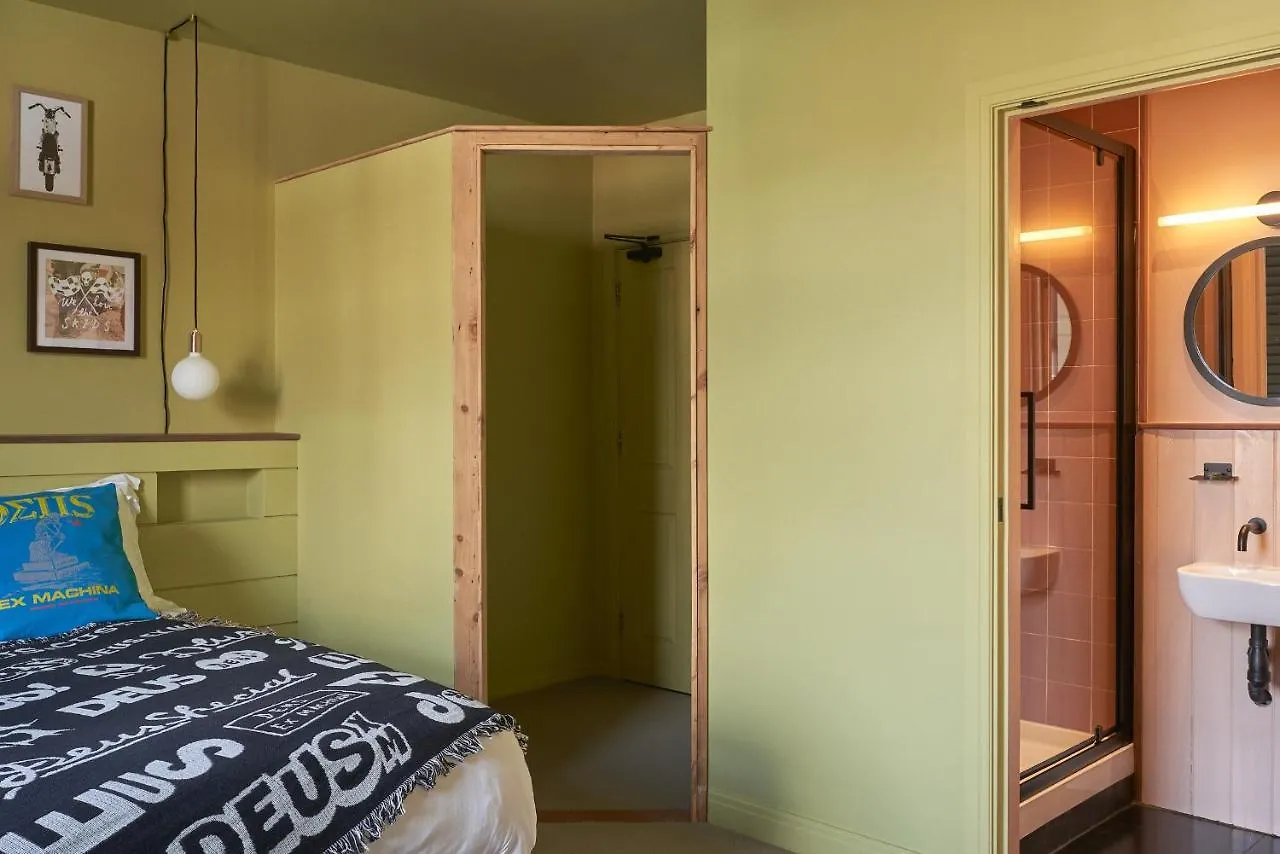 Deus Ex Machina Hotel Bournemouth 0*,